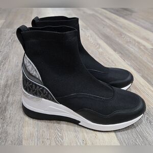 NWOB Michael Kors Swift Bootie Sneakers 9